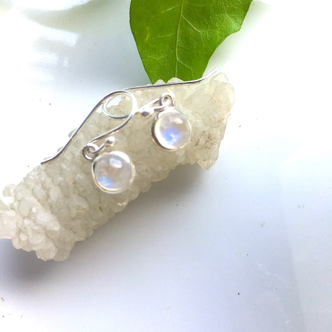 【SV925】✦6月の誕生石✦⋆.満月レインボームーンストーンピアス⋆.·Moon Light.·✦