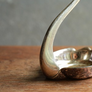 シルバーに輝く、白鳥のトレイ