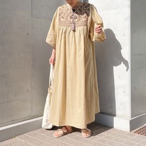 Front embroidery tassel dress (beige)