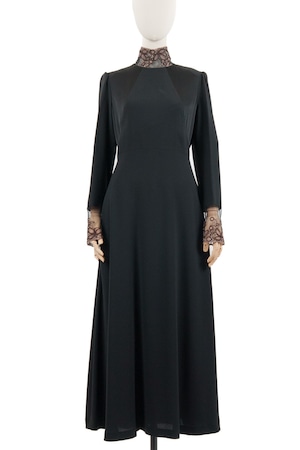 COMBI EMB LONGDRESS / BLKRED