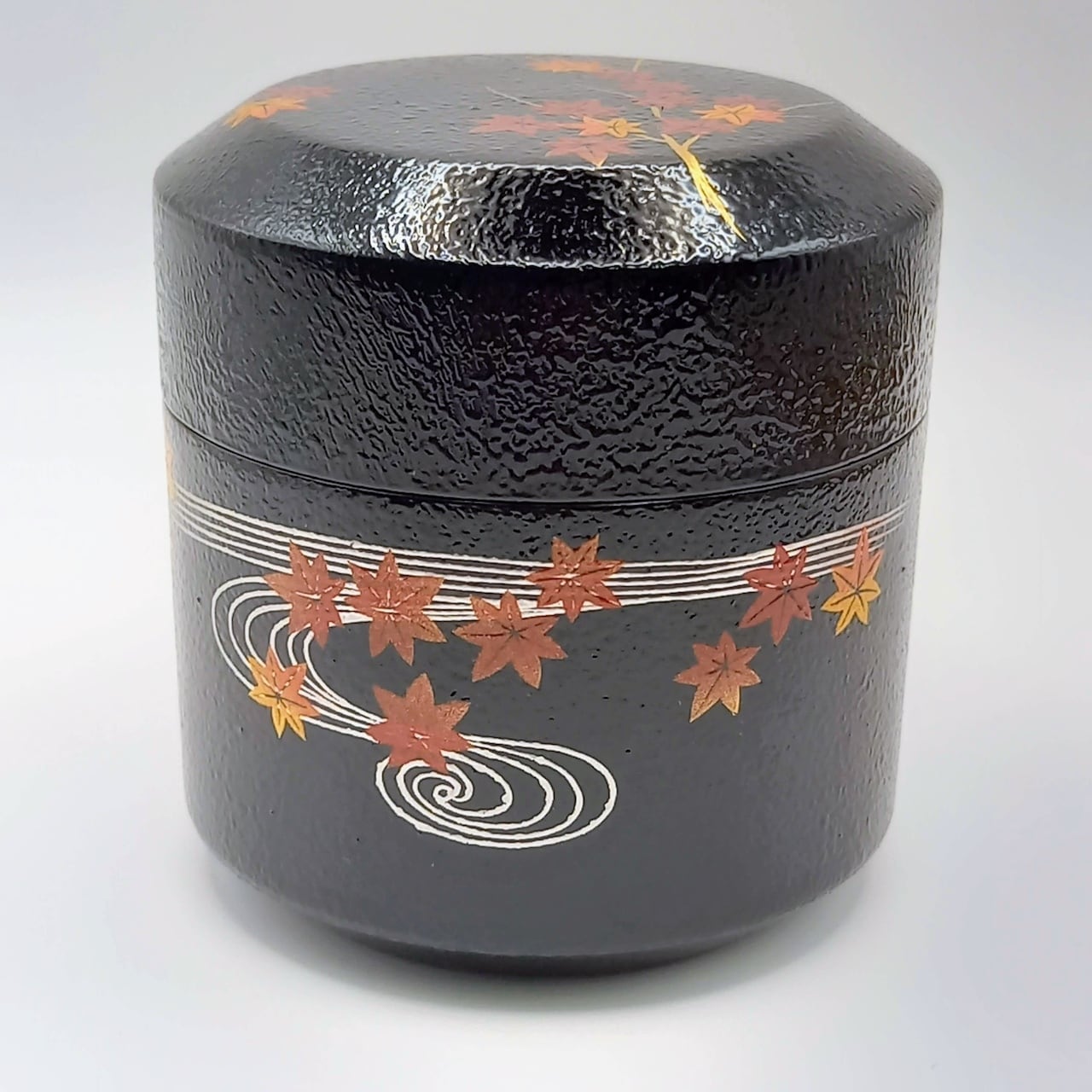 新古】雪吹 黒叩塗 竜田川蒔絵 岡本陽斎 共箱入 棗 薄茶器 | 錦 新古】雪吹 黒叩塗 竜田川蒔絵 岡本陽斎 共箱入 棗 薄茶器 | 錦