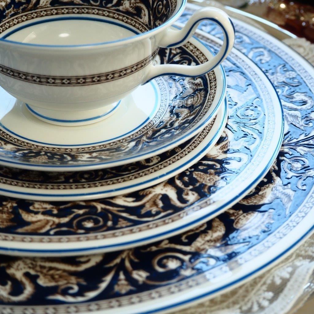 ウェッジウッド フロレンティーン コバルト センターフローラル トリオ