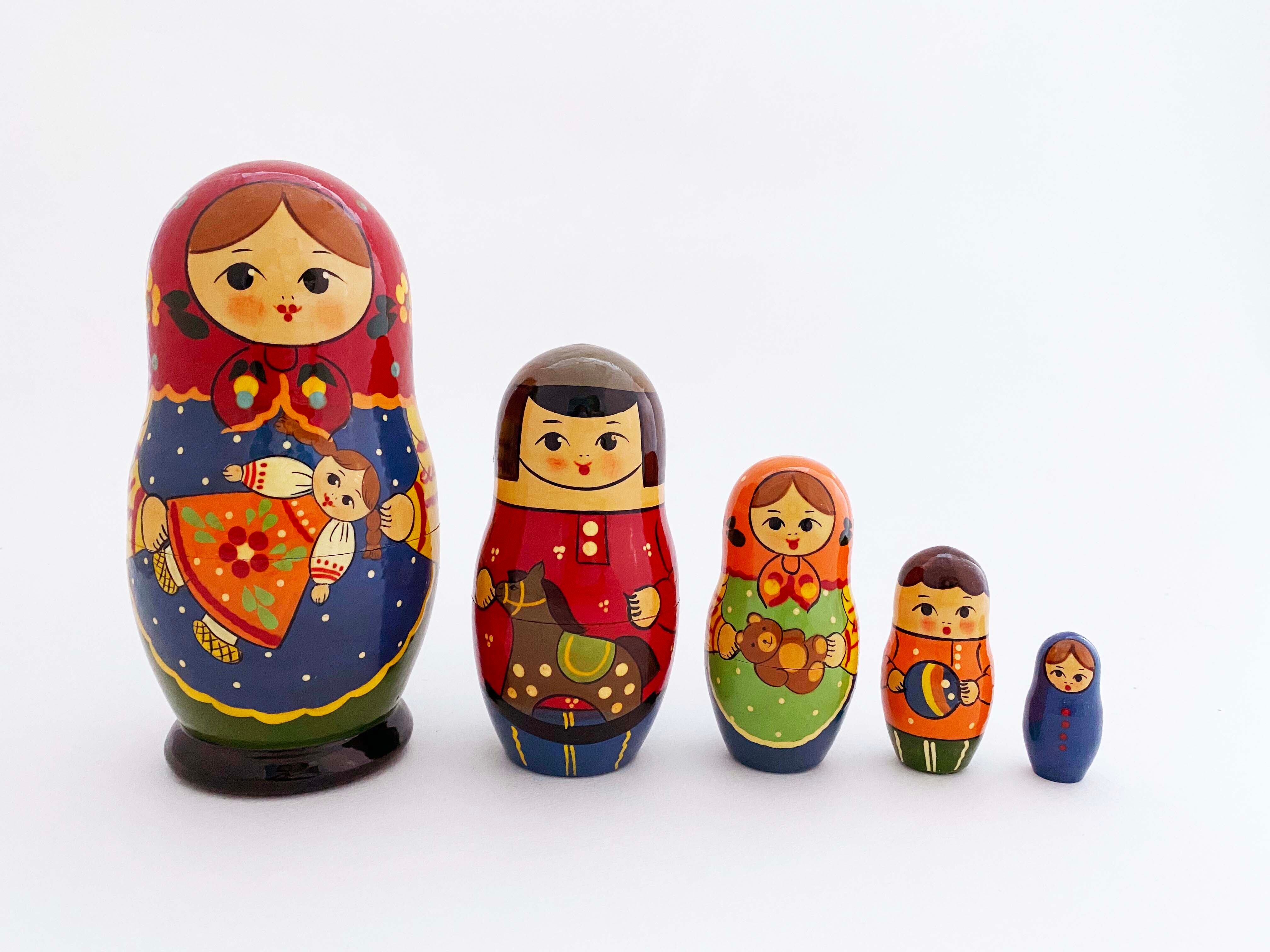 セルギエフ産マトリョーシカ / お人形抱っこ5個組