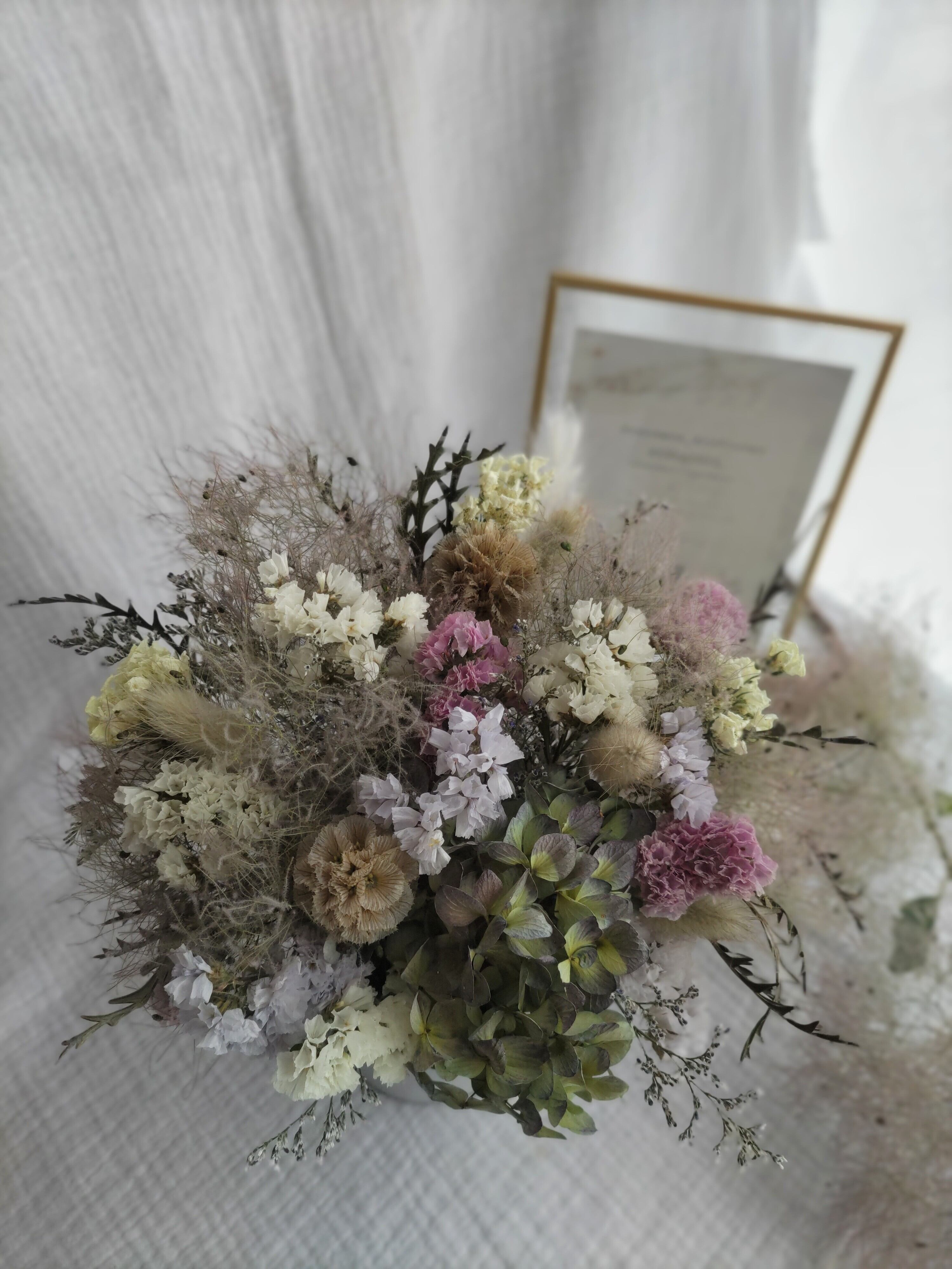 スモークツリーと秋色紫陽花のドライフラワーアレンジ | PAY ID