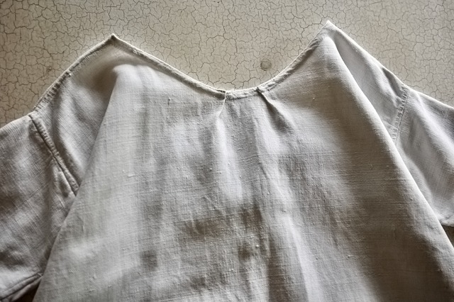 1900s フランス 手織リネン 大きなモノグラムと牧歌的ワンピース アンティーク