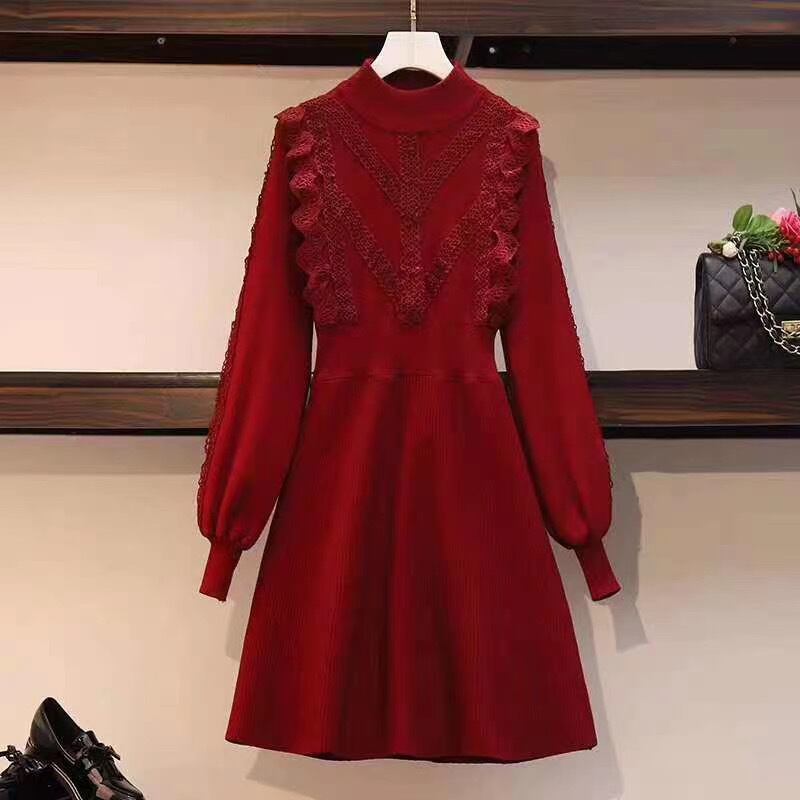 膝丈ニットワンピース