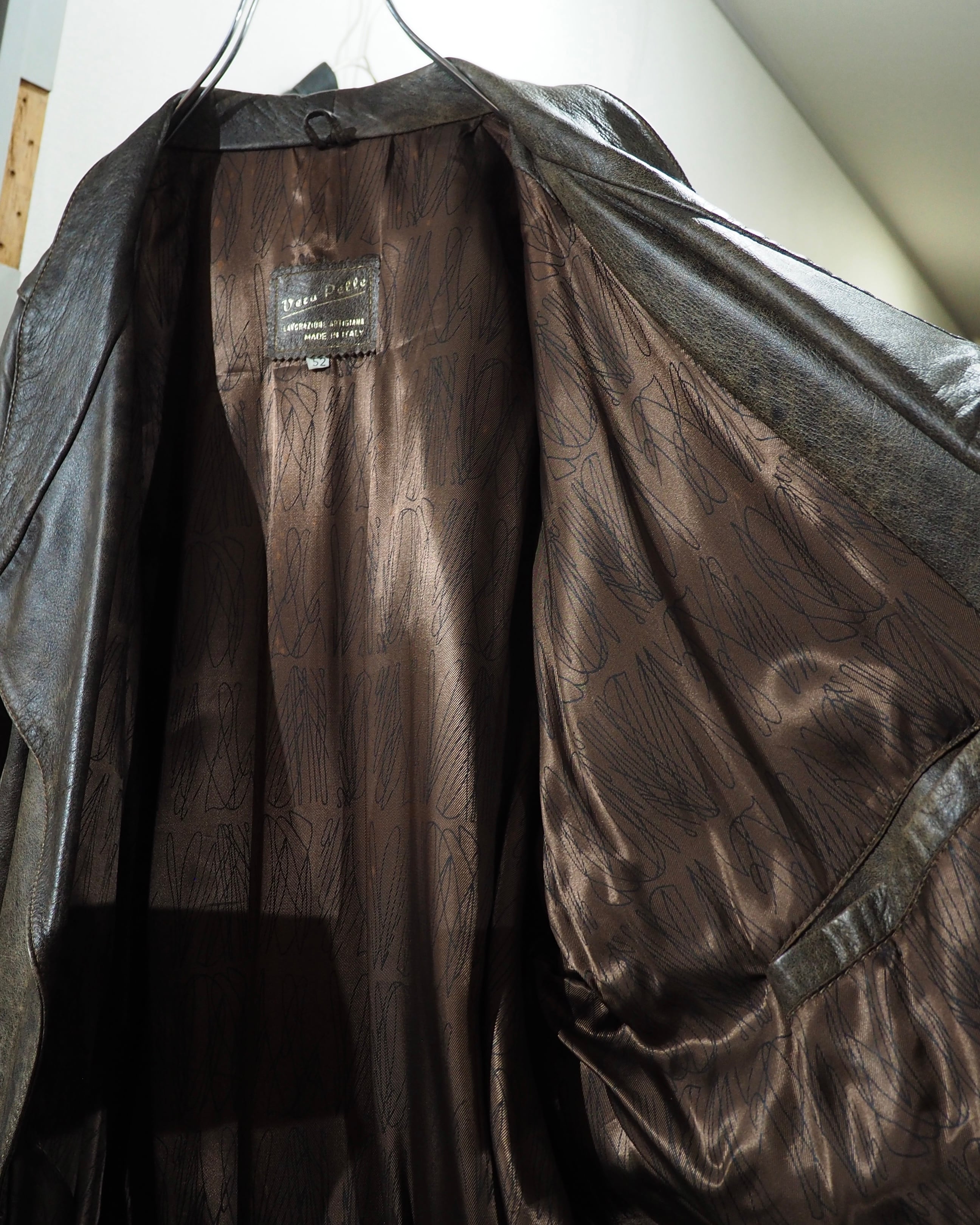 " Made in Italy - Vera Pelle " Unconventional Deformed Silhouette Vintage Leather Jacket
