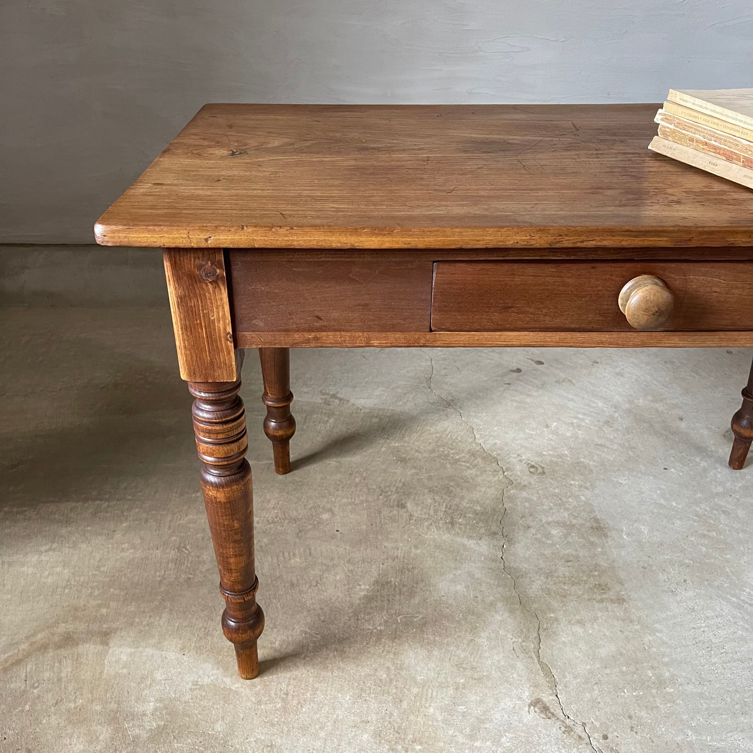 カントリー家具 ろくろ脚のテーブル ろくろ脚のテーブル | Fitzroy Furniture