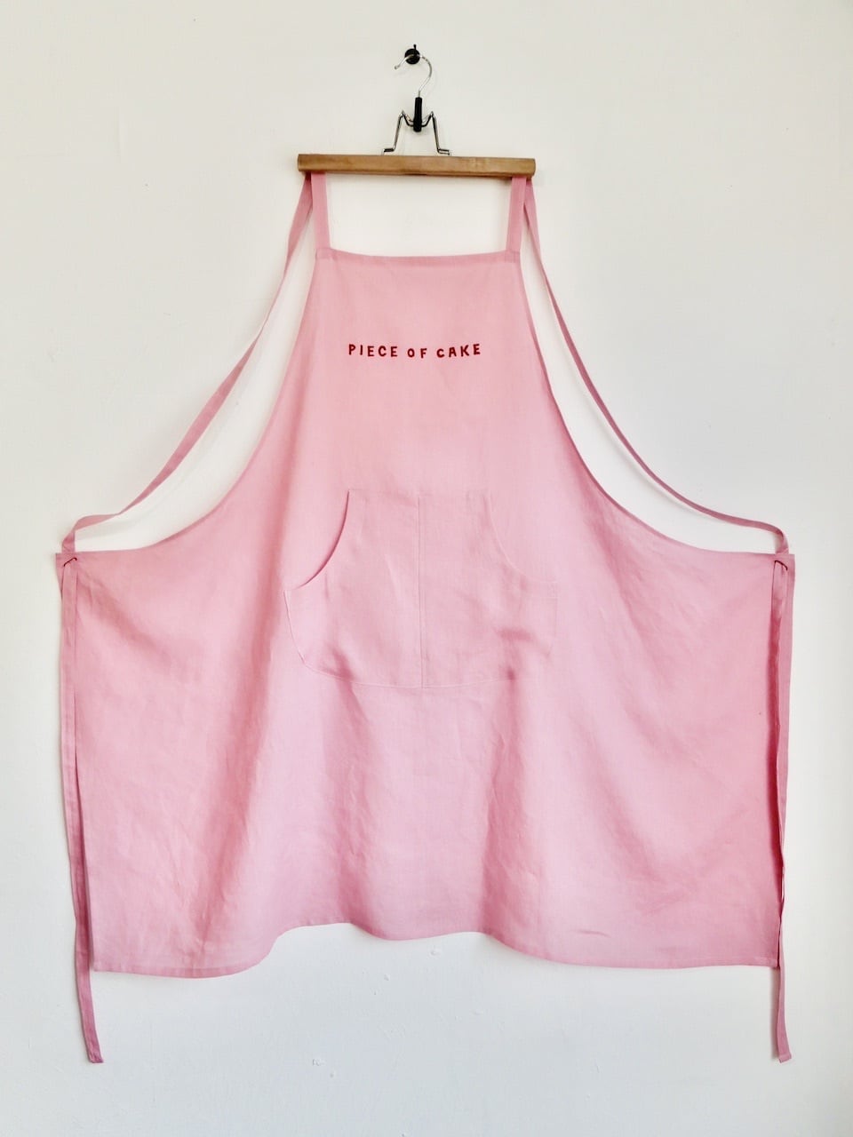 リネンエプロン／メッセージ手刺繍入り | set-list-tokyo