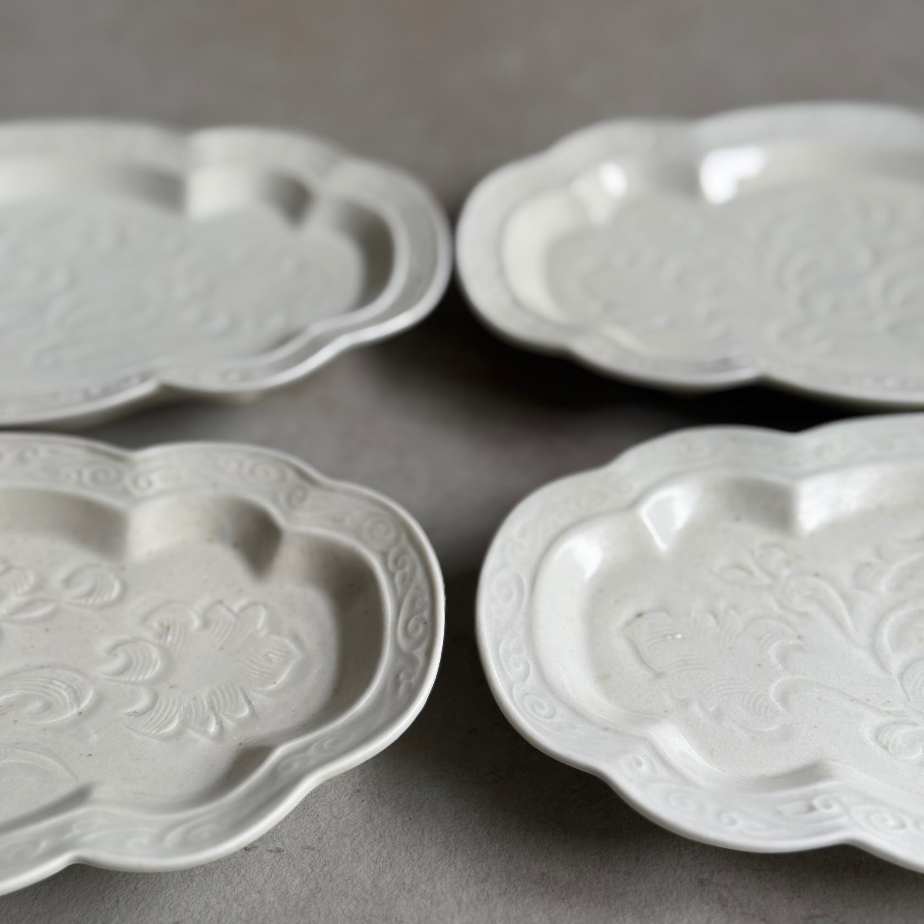 豊増一雄 白瓷刻花海棠式皿 | gallery 一白