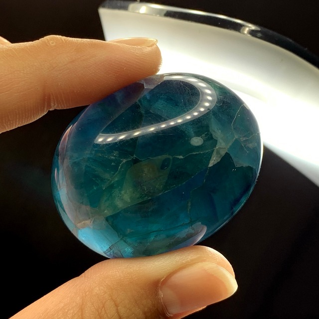 T48.色合い美しいフローライト たまご