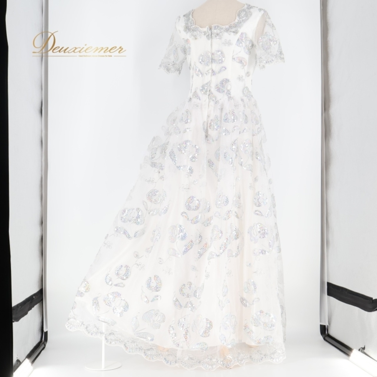 パーティドレス ワンピース ドレス 演奏会 発表会 前撮り 撮影 ダンス パーティ Mamin マーミン ホワイト系 シルバー系 発表会ドレス カラオケドレス フォーマルドレス 女性ドレス 華やか おしゃれ おすすめ 結婚式 二次会 コスチューム ステージ衣装