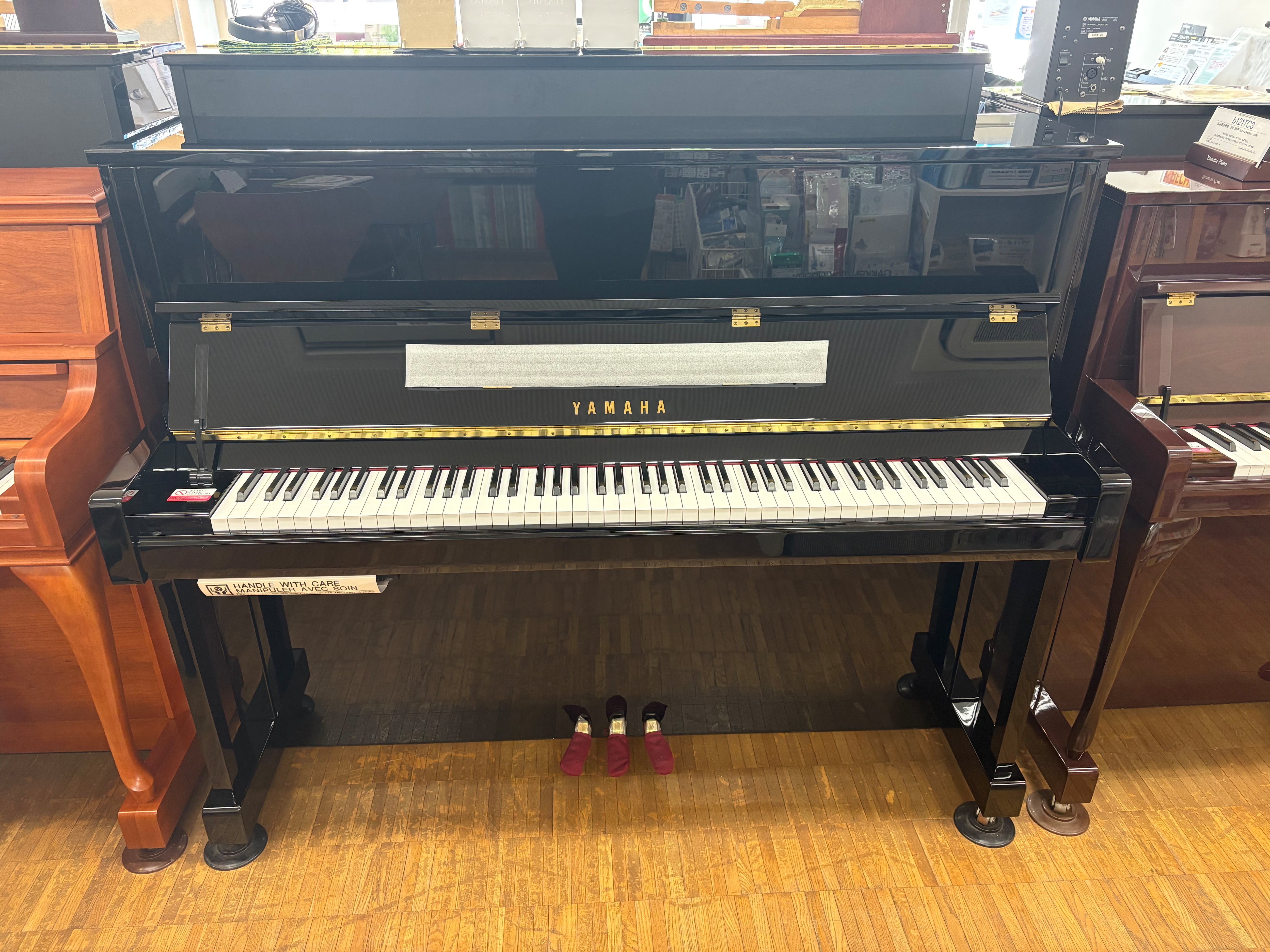 【値下げしました！】【展示処分品】ヤマハアップライトピアノ b121SC3