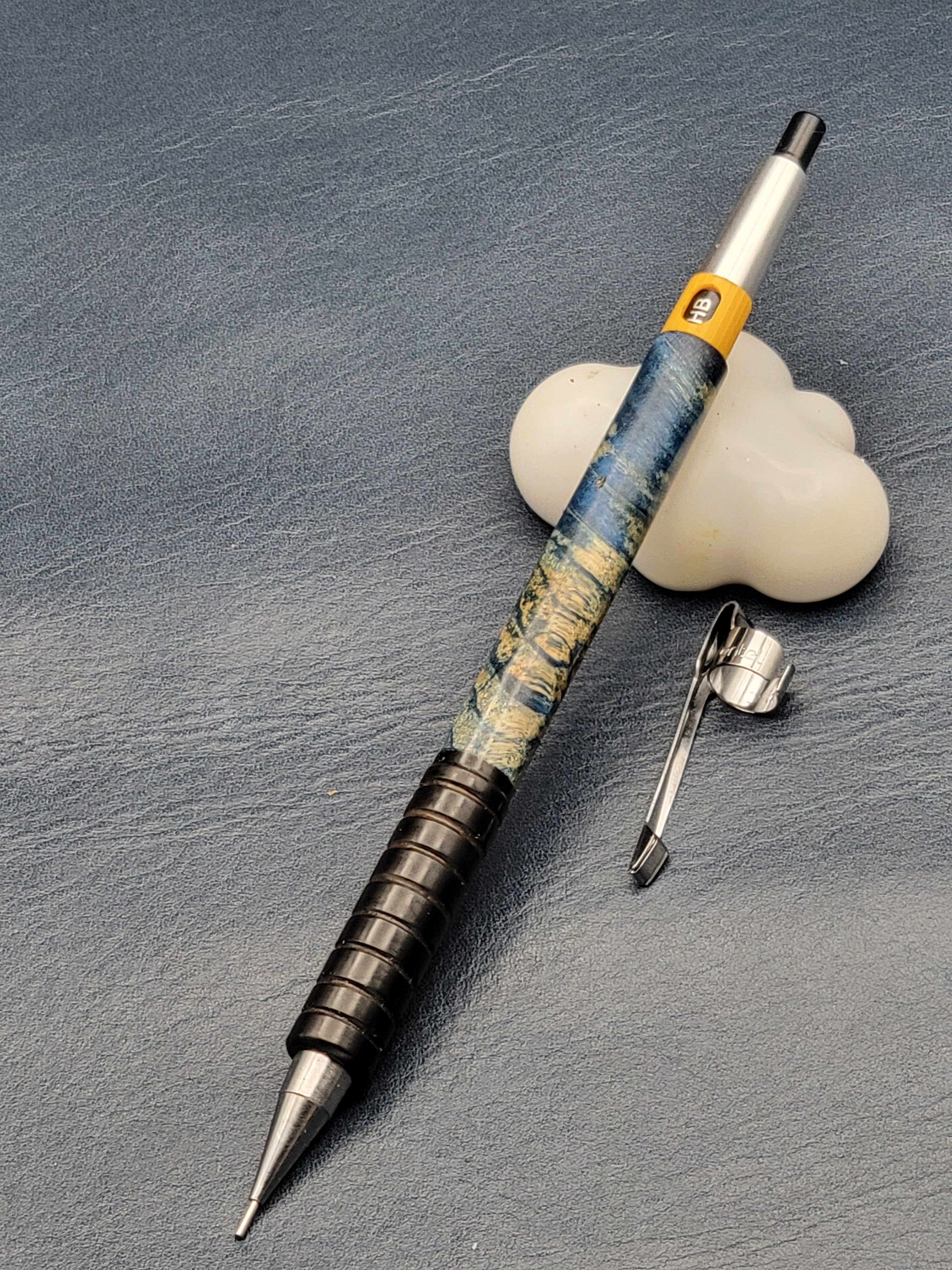 チューリップウッド 低重心太軸 木軸ボールペン | MOKU工房