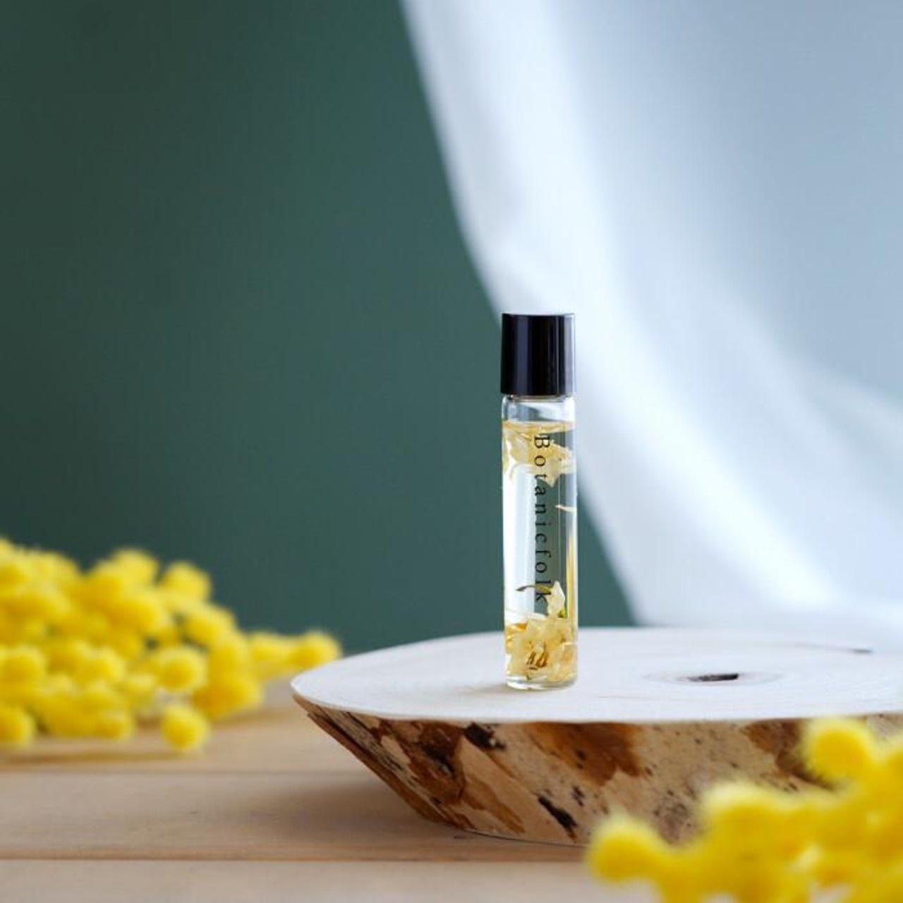 ネイルオイル ミモザ の香り コンパクト 携帯 いい香り アロマ 花 かわいい プレゼント