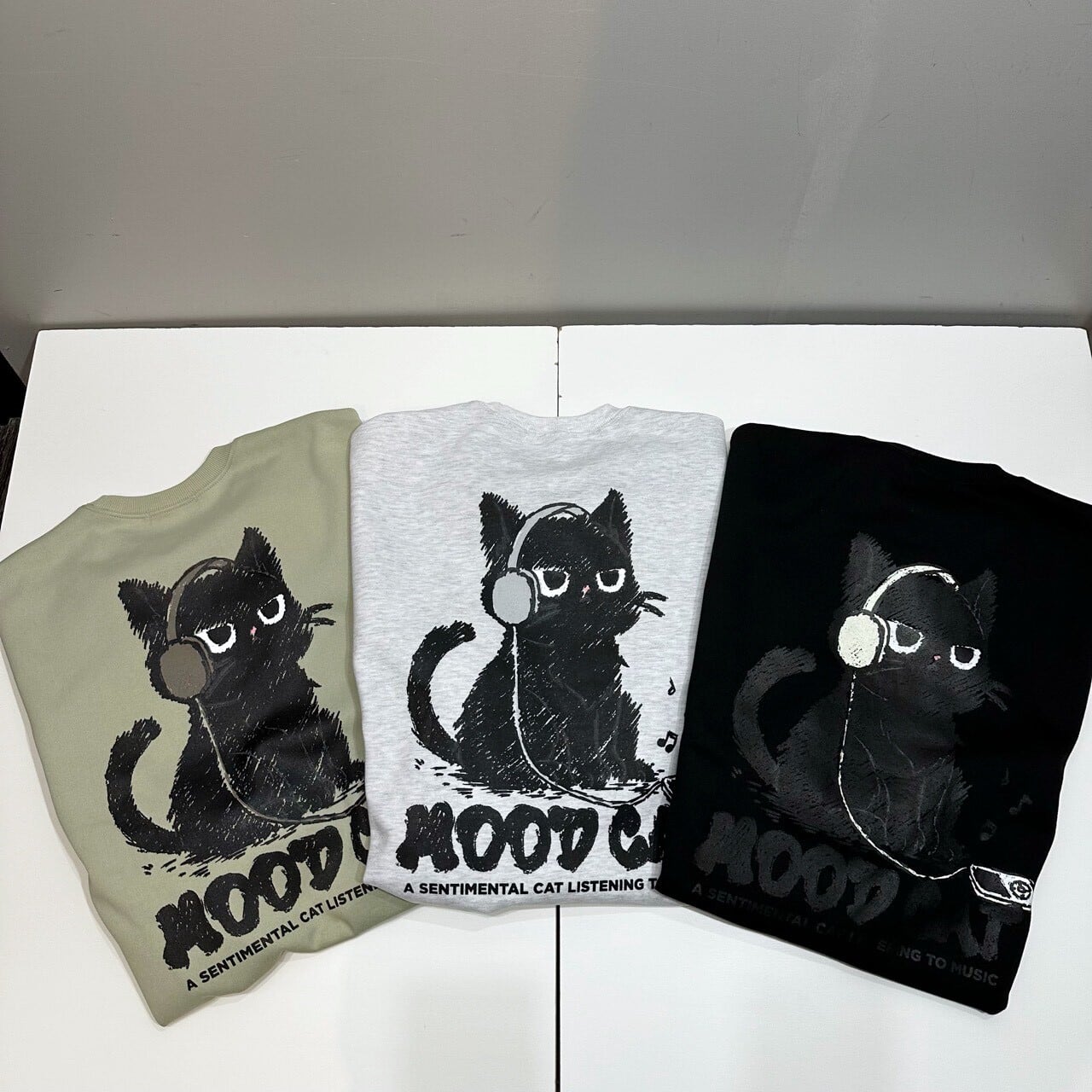 253839-2】MOOD BLACK CAT Back Print Sweatshirt / 24/7TOKYO