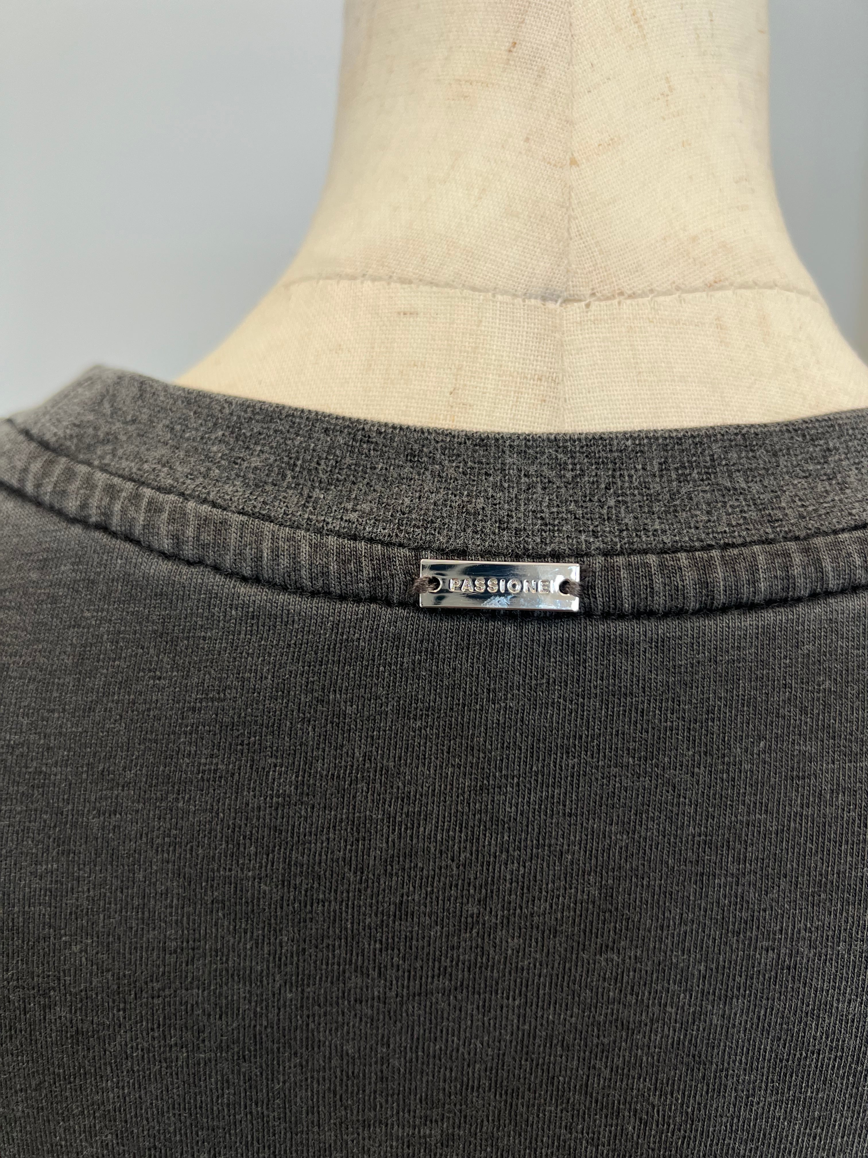 【PASSIONE】ロゴロングスリーブTシャツ