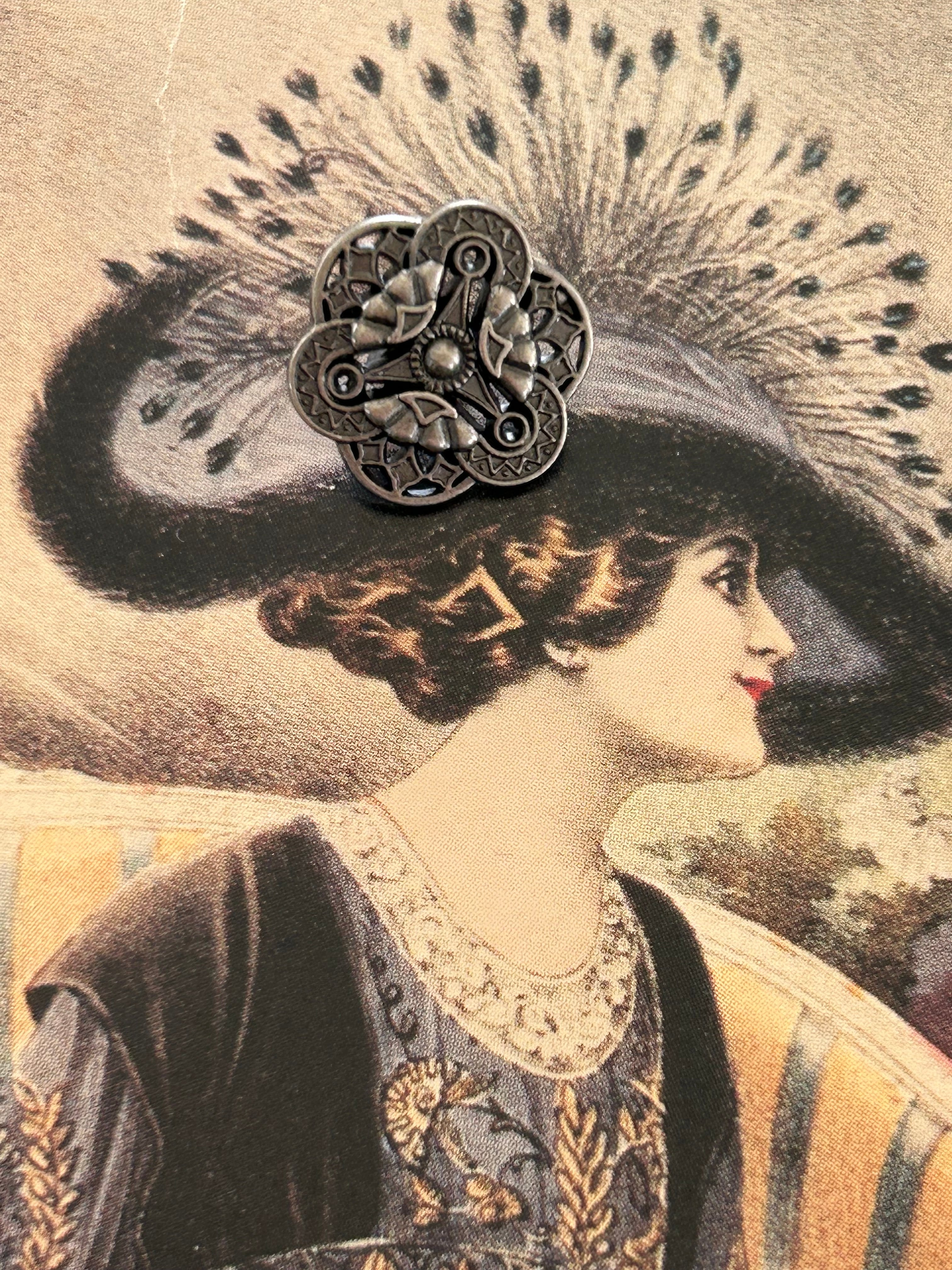 輸入デザインボタン 透かし柄 メタルボタン 15mm クラシカル アクセサリーパーツ カルトナージュ デコレーション材