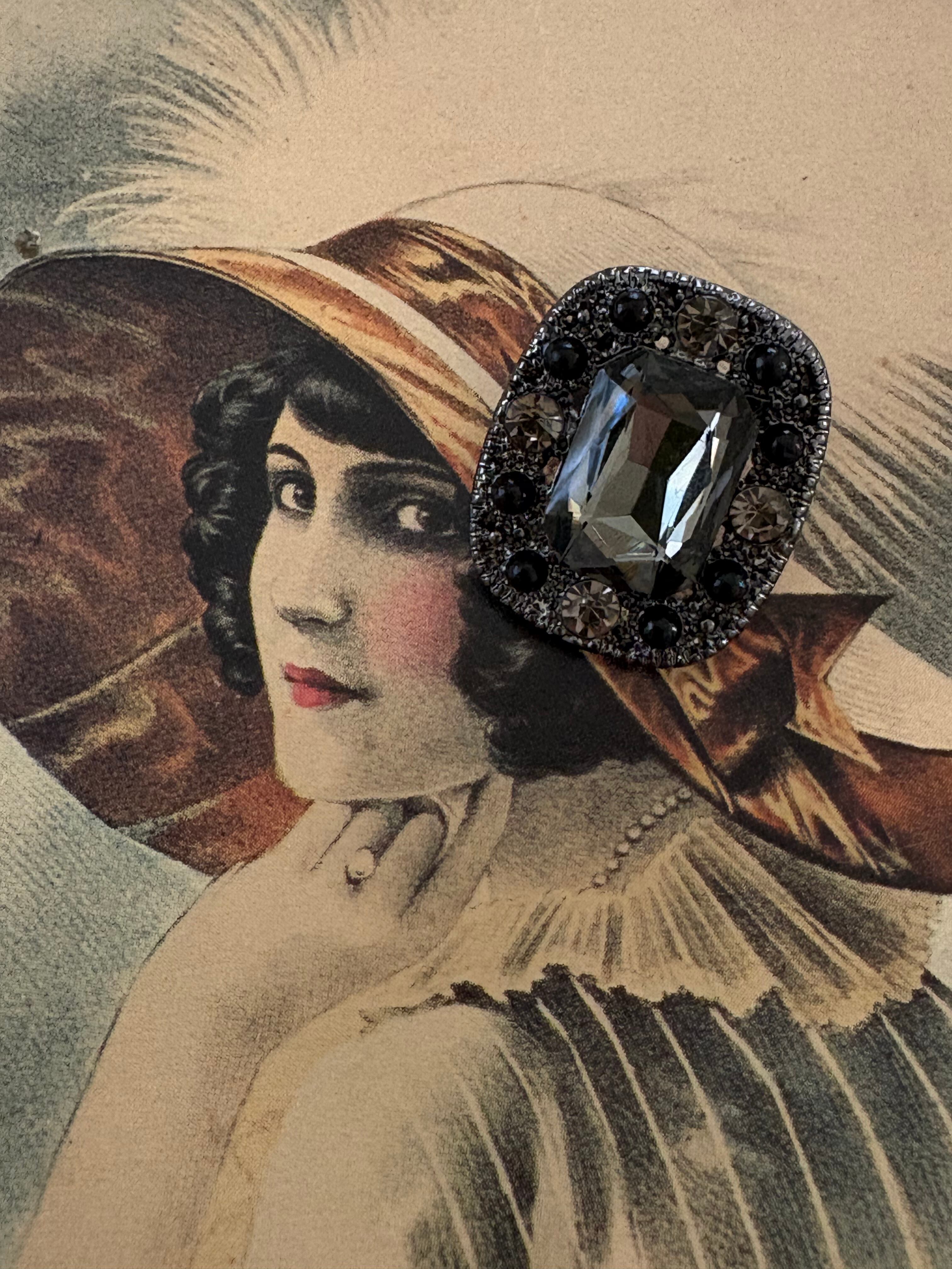 輸入デザインボタン 角なしレクタングル メタル×ビジュー×ストーン モノトーン アクセサリーパーツ デコレーション材