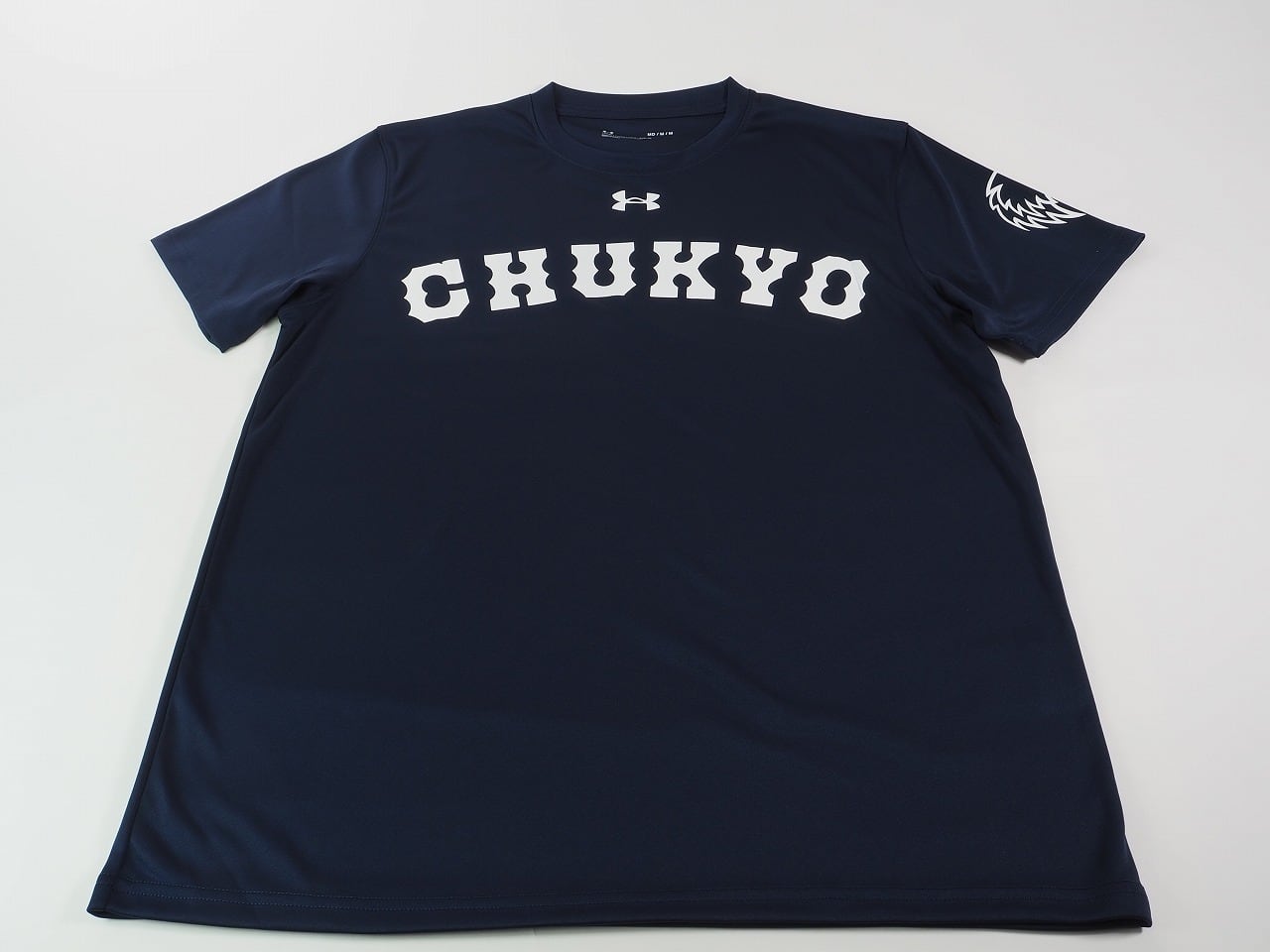 アンダーアーマーCHUKYOロゴ入りTシャツ （ネイビー） | 中京大学 ...