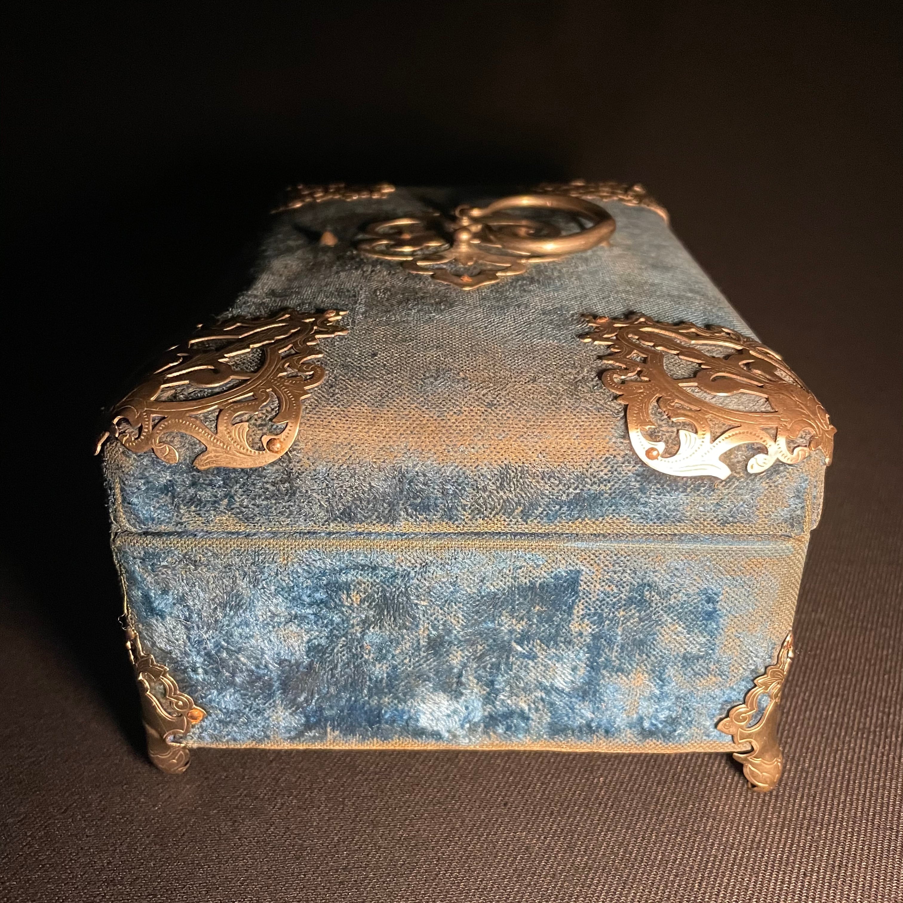 美麗な装飾の裁縫箱 | quelque jour（フランスアンティーク＆ブロカント）