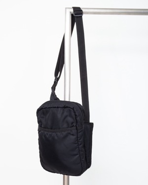 "GAP" nylon shoulder poach