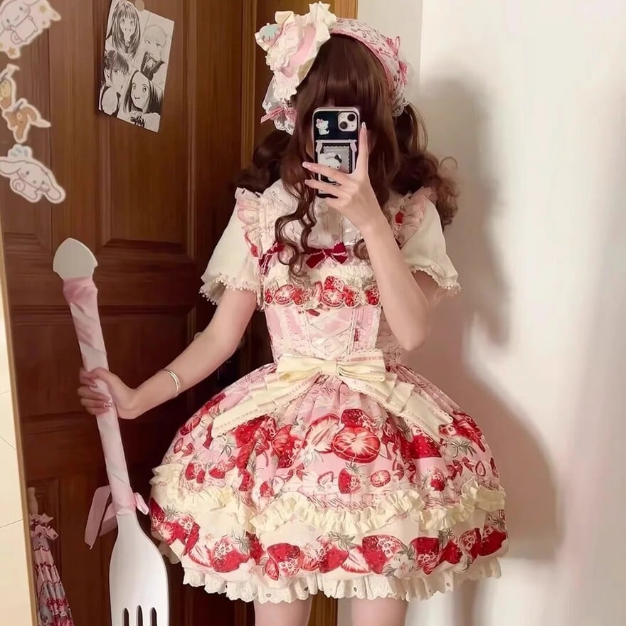 ロリィタファッション ゆめかわいい いちご柄 ワンピ ピンク 甘ロリ