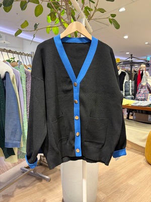 配色カーディガン［Color:ブラック］