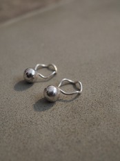 Karen silver , wavy ball ring
