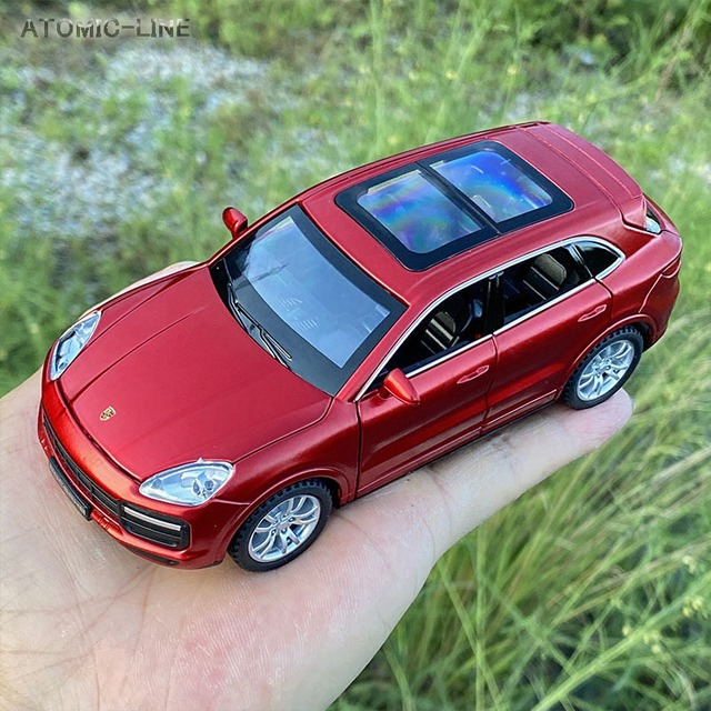 ポルシェ カイエン ターボ 1/32 ミニカー 全4色 ライト点灯 エンジンサウンド 合金モデル 模型