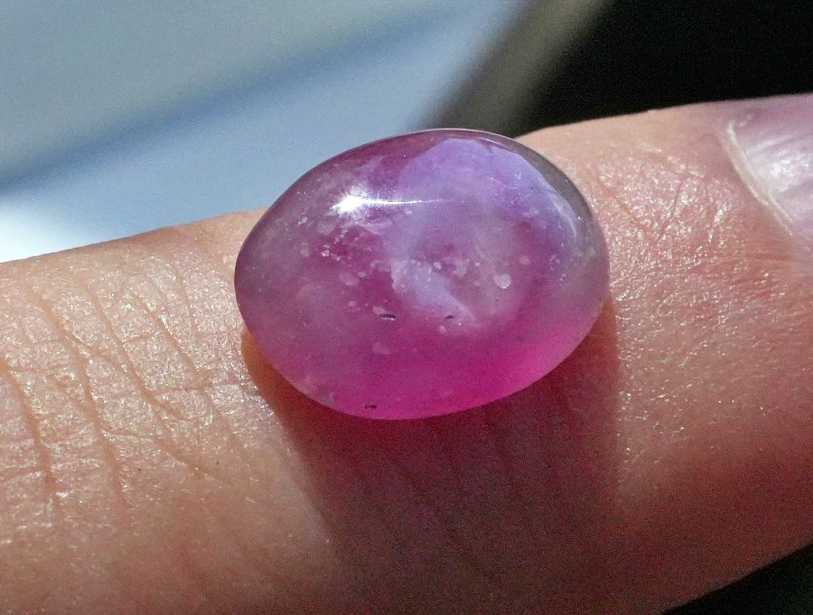 六角形コランダムがじわり☆ルビーs1075 | Funky garuda Stone