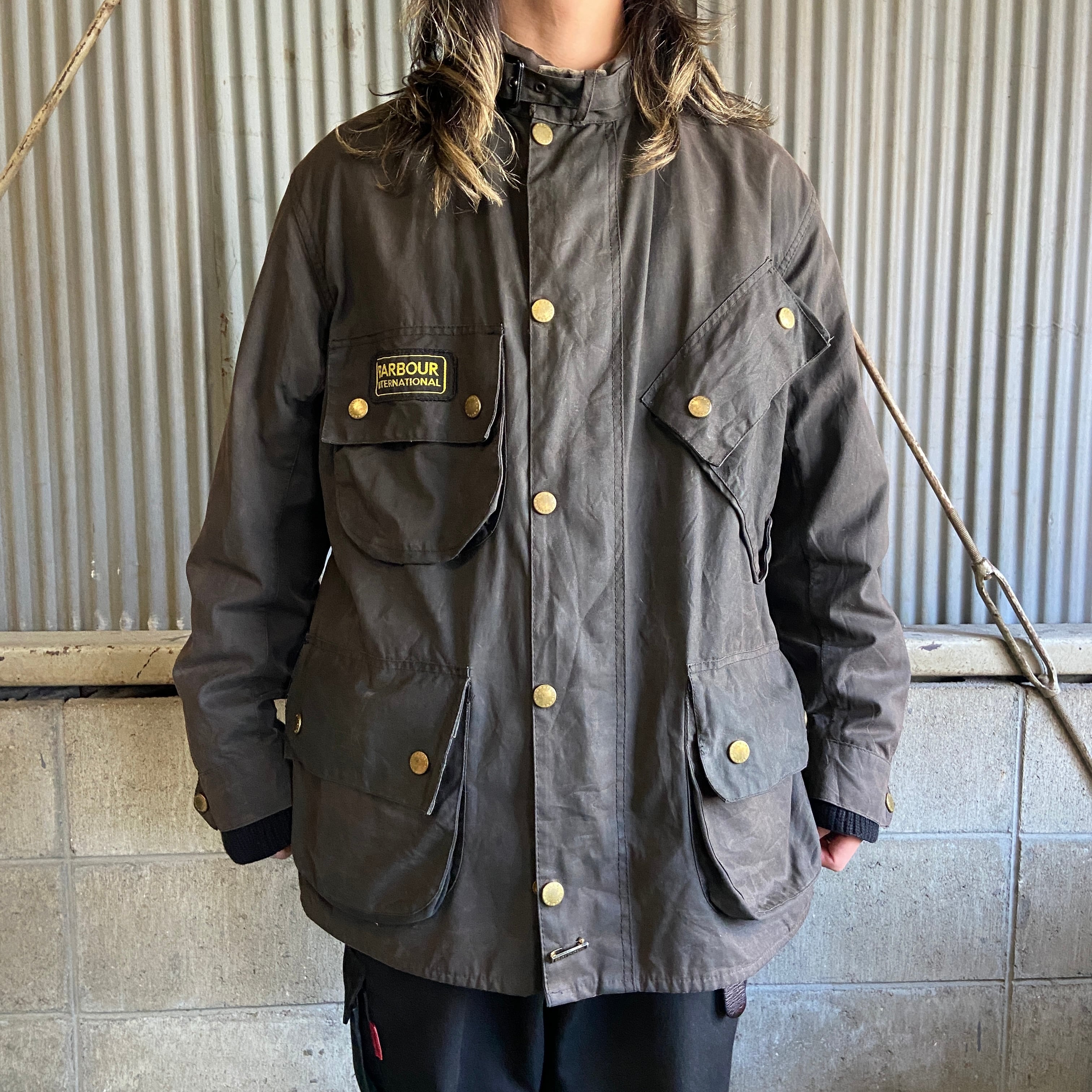 英国製 01年製 縦3ワラント Barbour バブアー インターナショナル ワックスコットン オイルドジャケット c42 メンズXL相当 黒 古着  00s 00年代 ビンテージ ヴィンテージ INTERNATIONAL フェードブラック 黒【ワークジャケット】 | cave