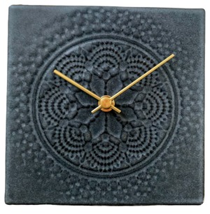 杉浦製陶 置き時計 日本製 LACE TILE CLOCK 陶磁器 幅14.7 高さ14.7 奥行6cm 重量530g ブラック