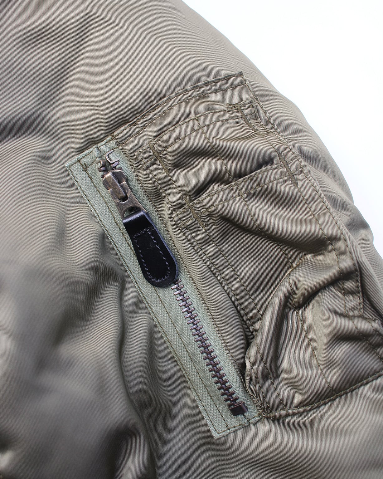 EACHTIME. × TRANSPORT × MHAK MA-1 OLIVE | EACHTIME. / EZ DO MARKET