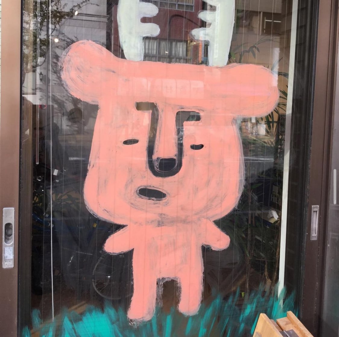 壁やガラスに絵を描くよ | だいぶつや daibutsu2.0