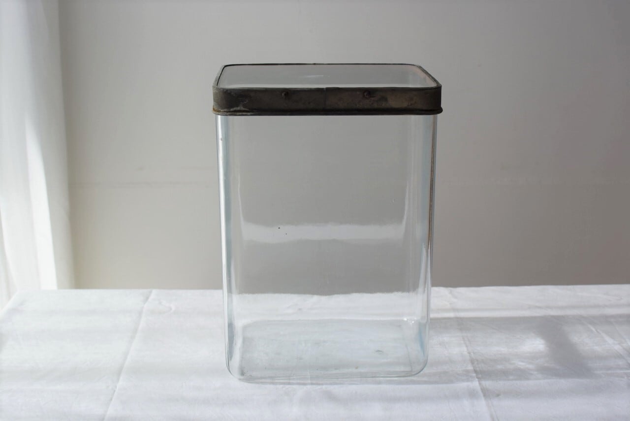 ガラス蓋の四角瓶 | 古道具 こころね