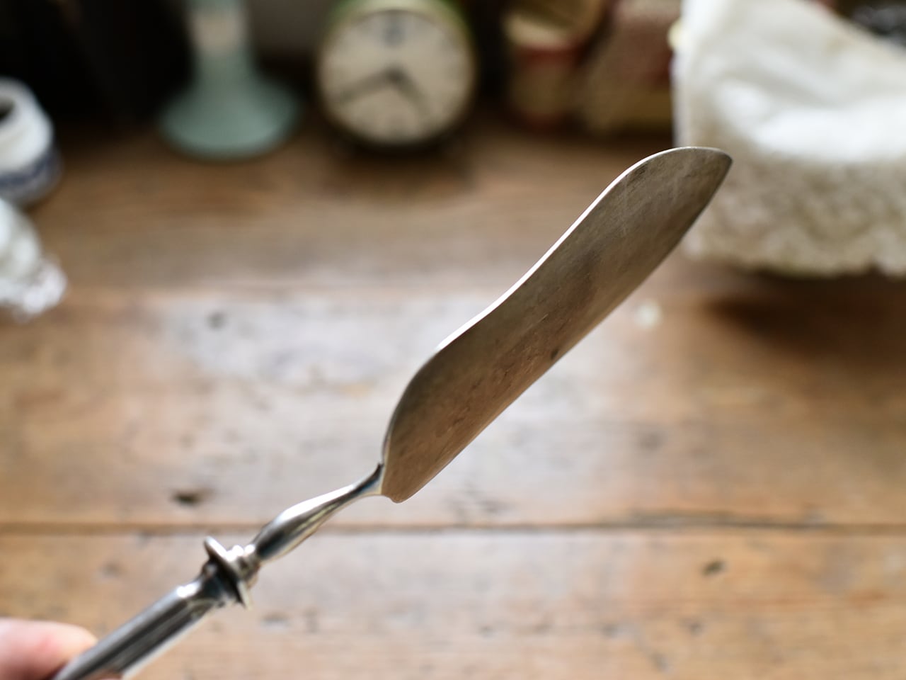 装飾が素敵なケーキサーバー フレンチブロカント