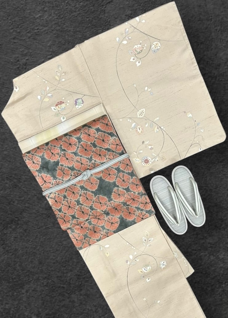単衣 白大島紬 鳥の子色×憲法黒茶色×白橡色 井桁格子柄 裄丈 65