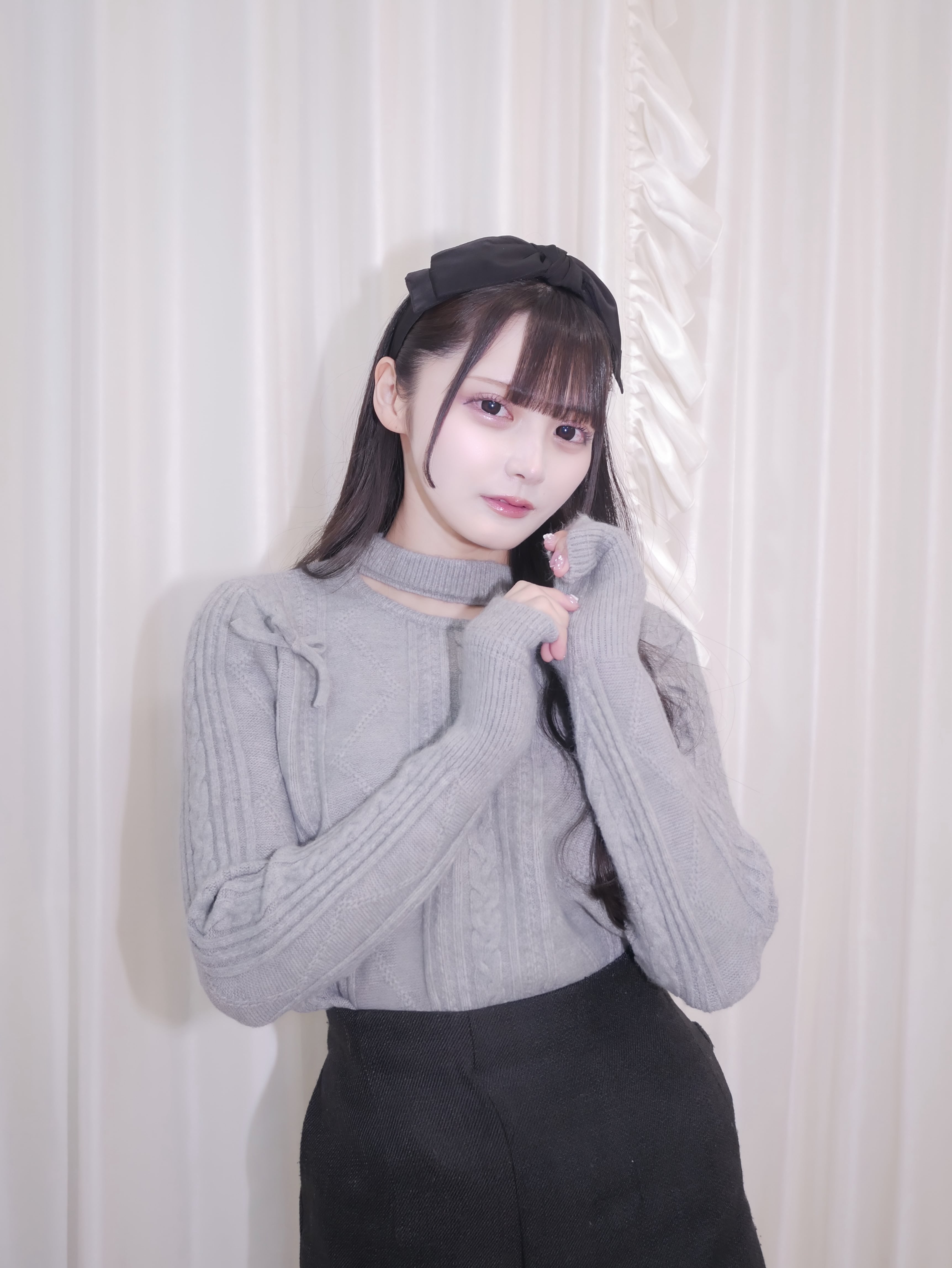 front cut ribbon knit