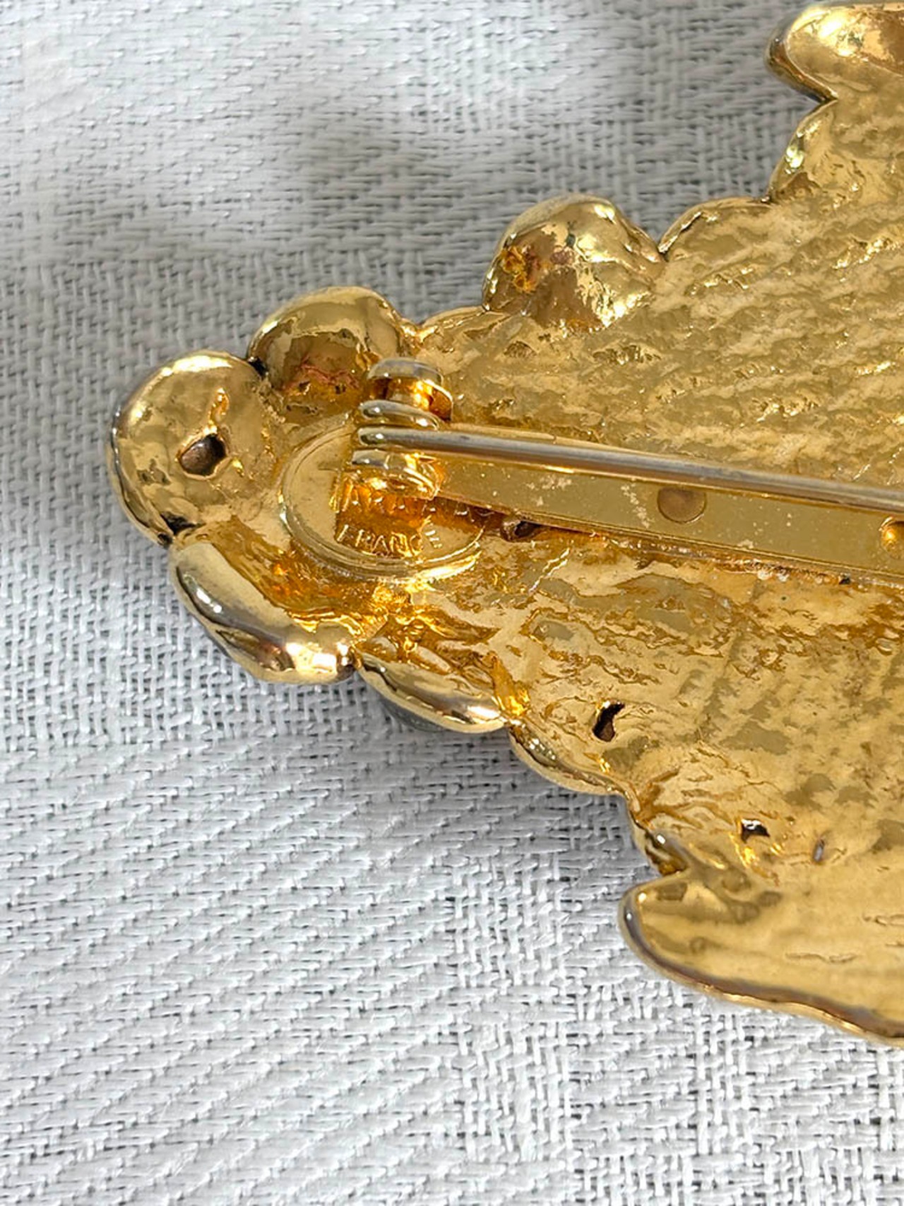 ブローチ　ぶどう　ゴールドの葉っぱ　ガラスの果実　12aceｍ2