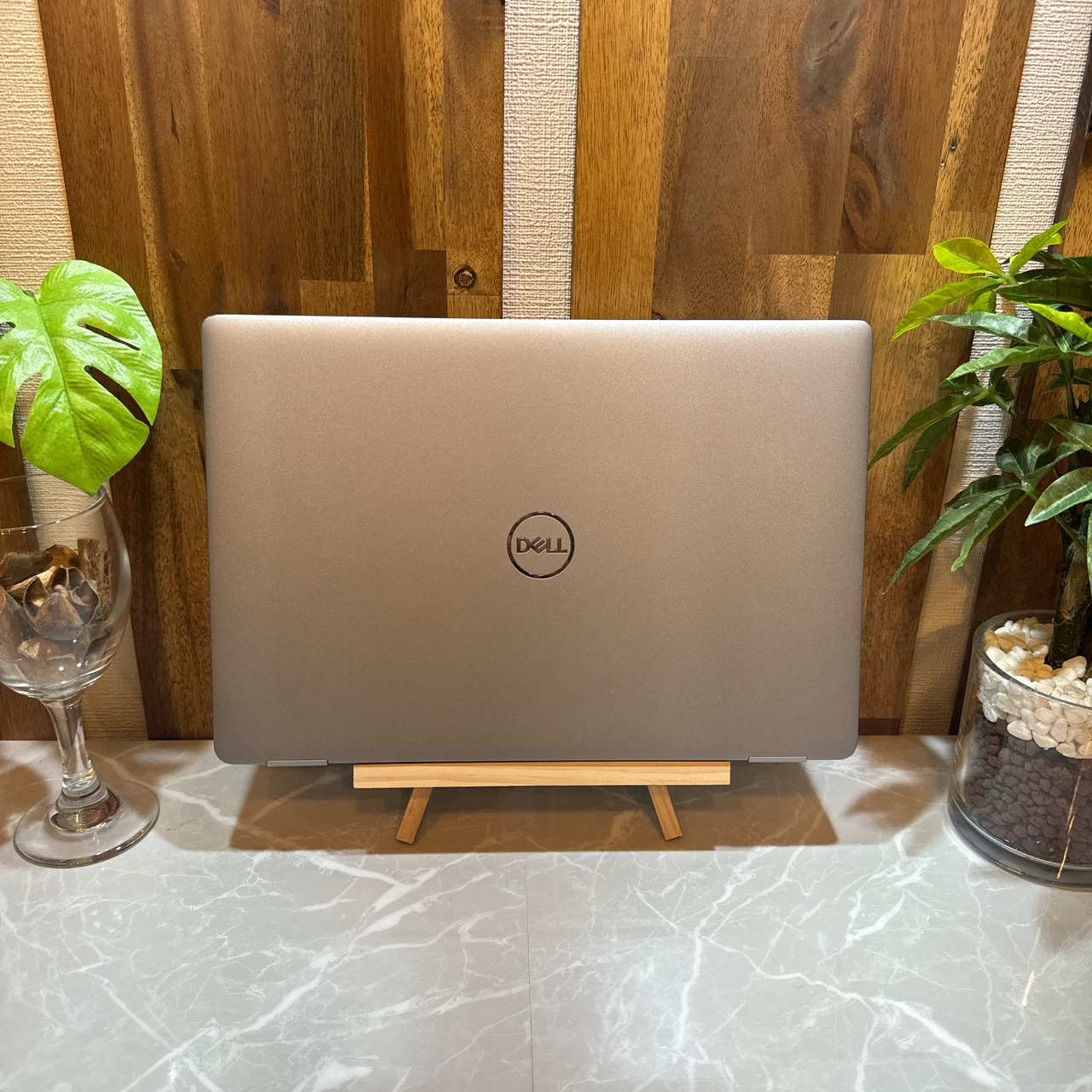 【美品 2022年式】DELL Latitude 5330 / 第12世代 Core i5-1235U / メモリ8GB / SSD256GB / 13.3インチ FHD