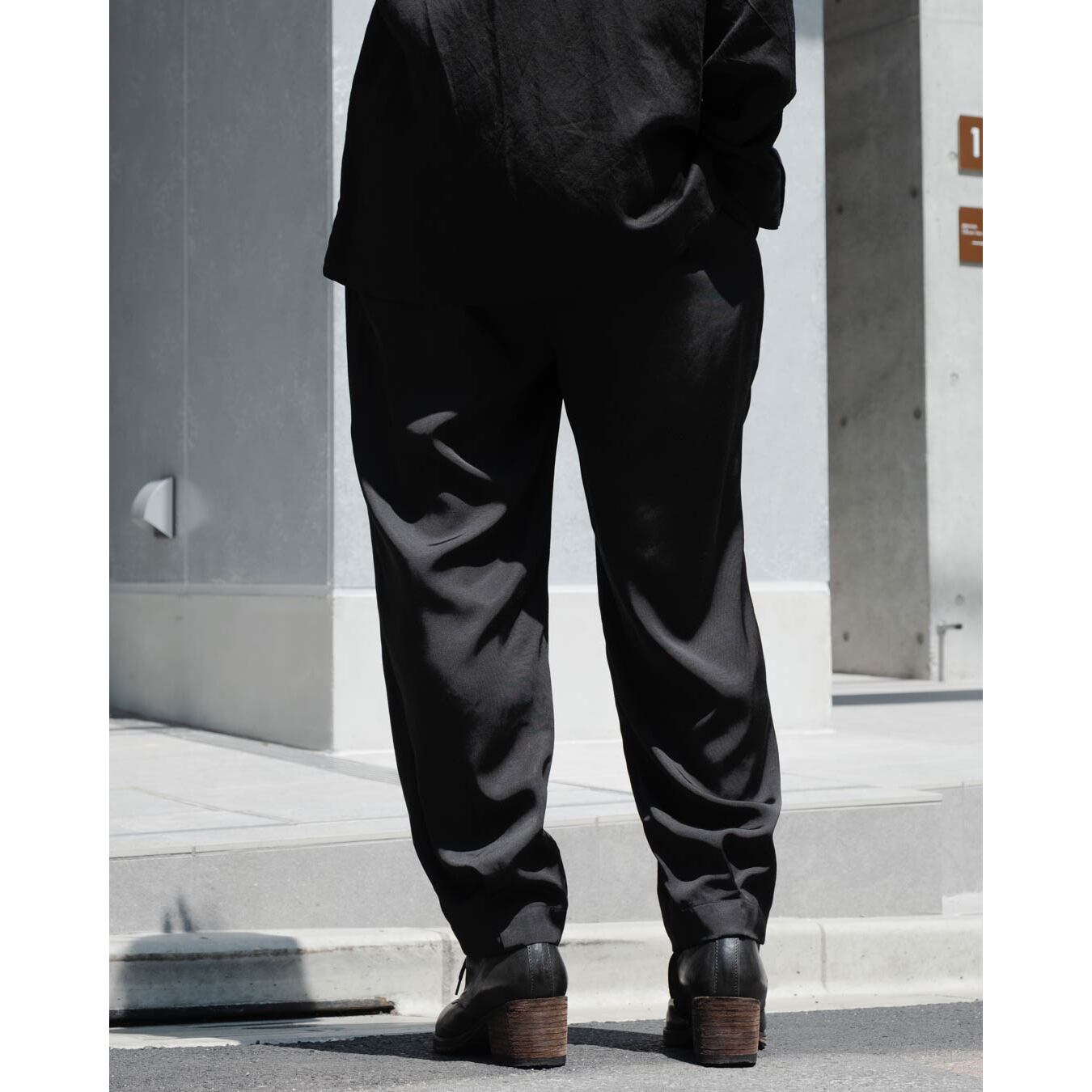 kujaku] (クジャク) P-319 hem tuck easy pants | Clique Tokyo