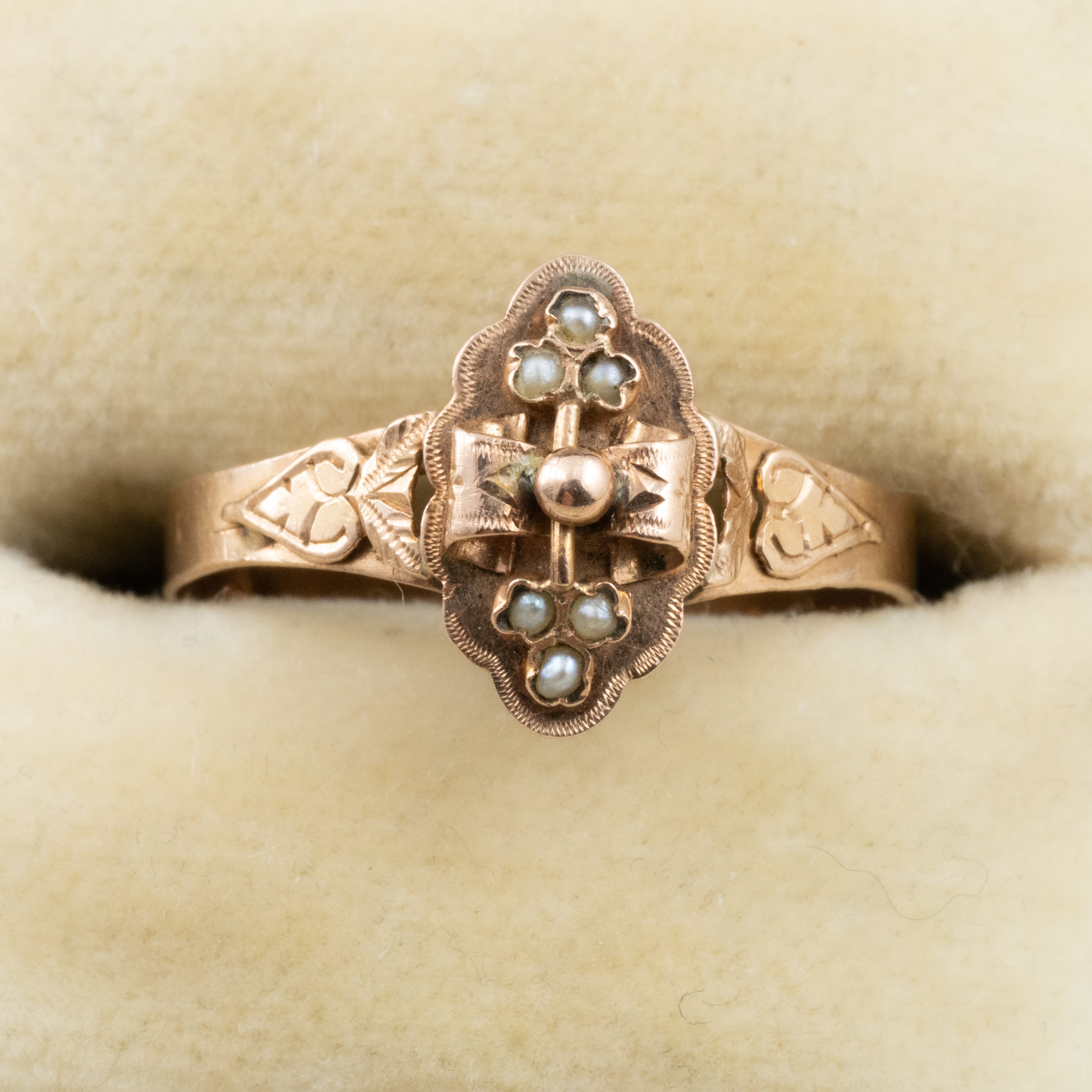 フランス アンティーク ベルエポック アールヌーボーデザイン リング K18 パール 1838-1919 馬頭 〜華奢なつくりの中に広がる繊細な手仕事〜 DR00614