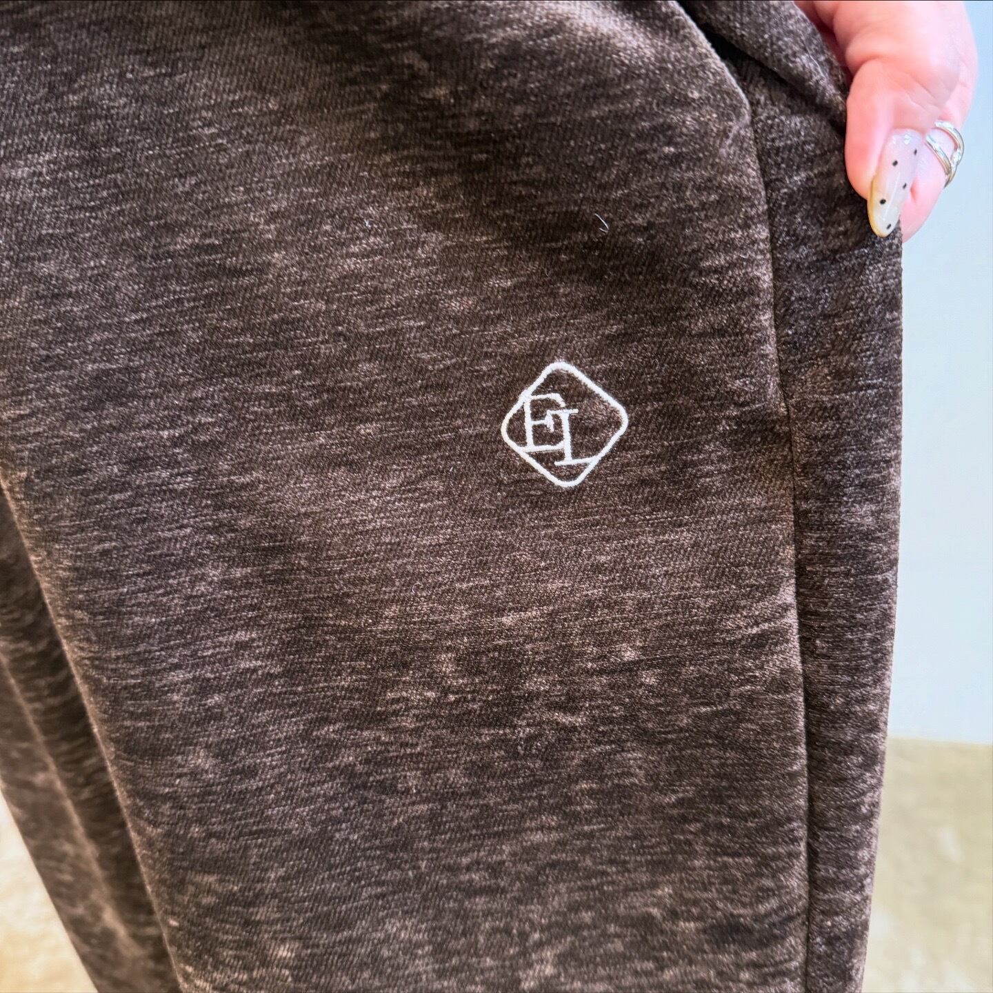 エイミーロウ Eimee Law テキスト刺繍リラックスベロアPT