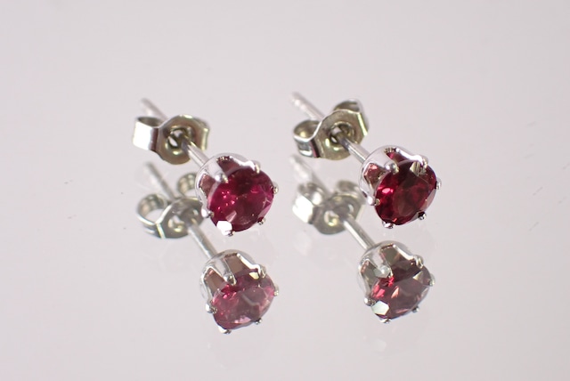 ロードライトガーネットピアス　約0.3ct　[D9-35]