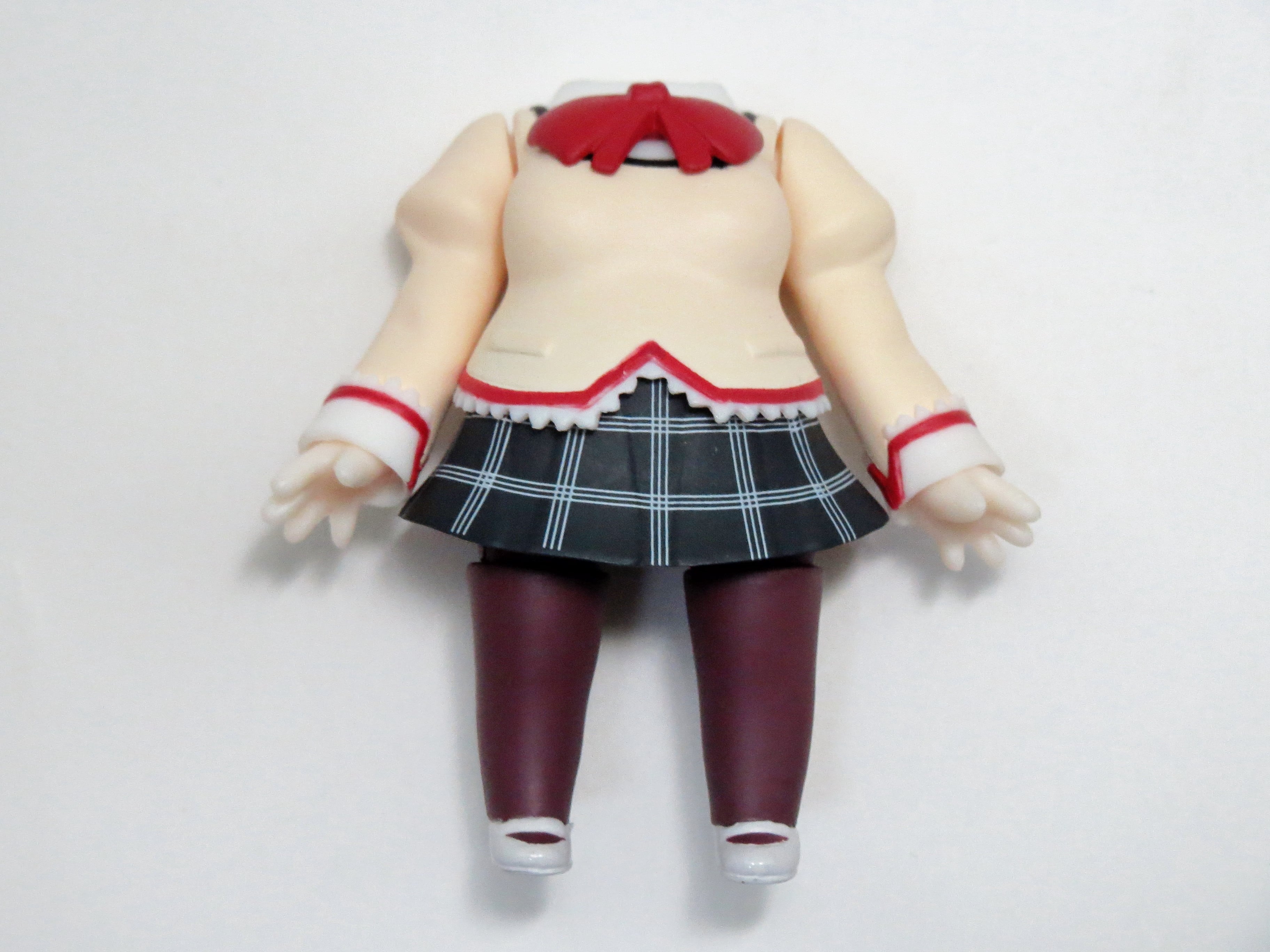 再入荷【379】 巴マミ 制服Ver. 体パーツ 制服 ねんどろいど