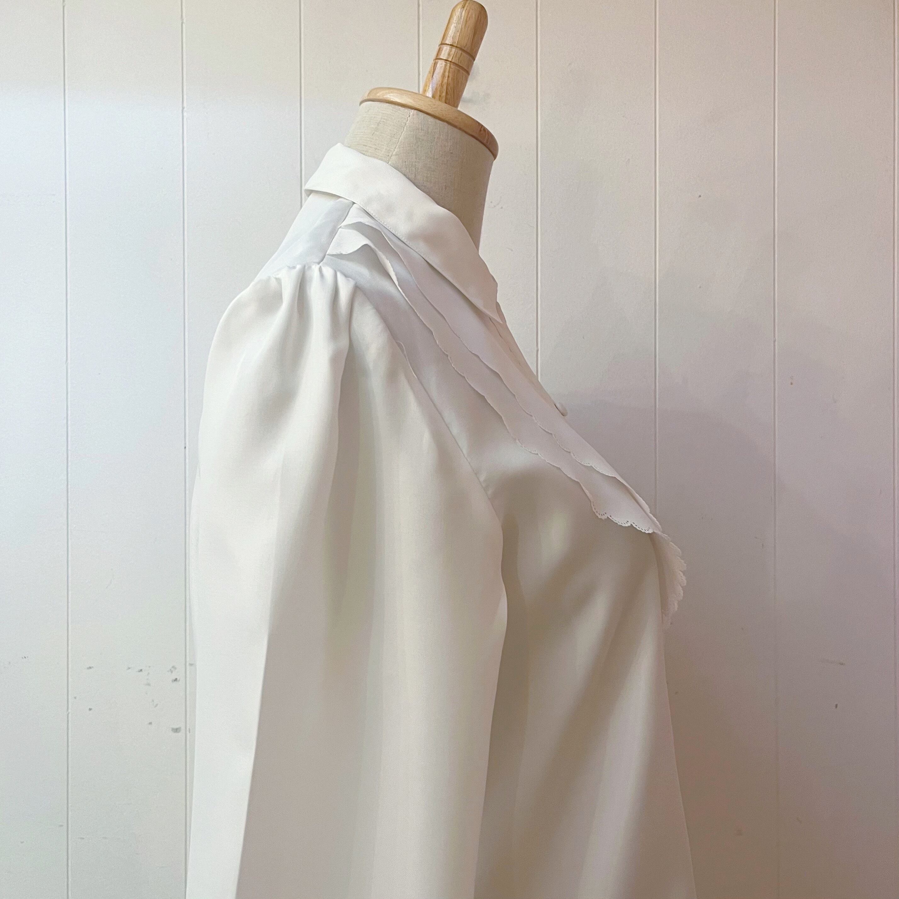 double round scallop white blouse