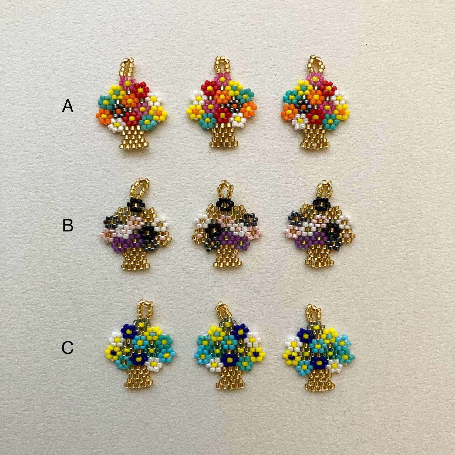 No.2782 ビーズ チャーム モチーフ パーツ 100個 花束ビーズステッチチャーム | Dua-アクセサリーパーツショップ