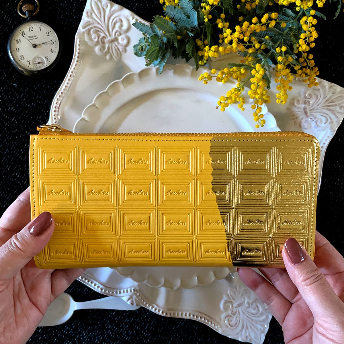 革のミモザ色チョコ長財布（金の包み紙） | キッサ・ティールームス