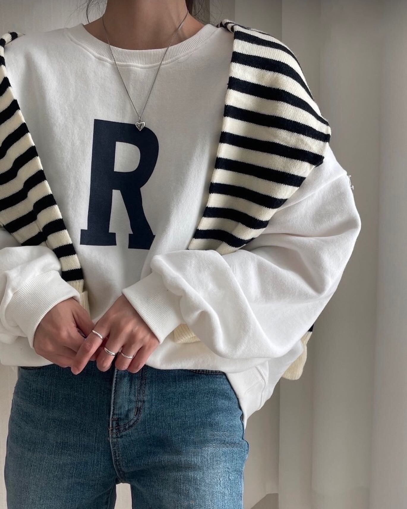 【3color】Rフロントレタリングスウェット